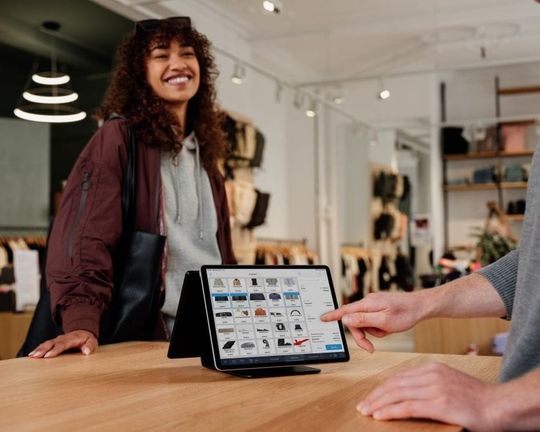 Unzer bietet Point-of-Sale-Lösungen wie iPad-Kassen an.(Unzer)