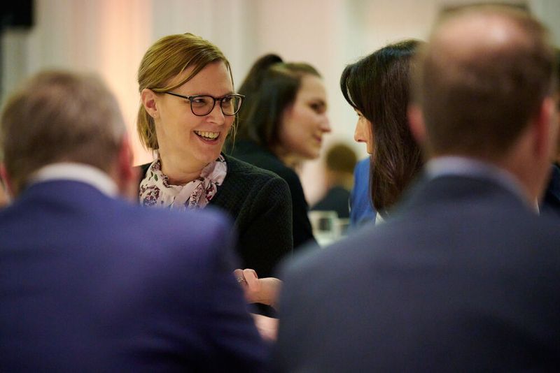 Impressionen vom ELEKTRONIKPRAXIS Frühlingsfest 2023 im Ketterer Kunst mit der Verabschiedung von Johann Wiesböck.  (Bild: © EYE AM CHRIS)