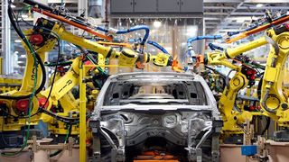 Den europäischen Automobilbauern schwinden die Anteile auf dem wichtigen chinesischen Markt, wie McKinsey analysiert hat. Hier erklärt die Unternehmensberatung, wo die Probleme liegen und was man tun sollte, um die Nase auch bei der E-Mobilität vorne mit dabei zu haben. (Bild: Dungxhai)