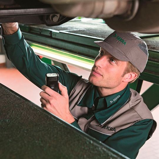 „Normalen Betrieb“ meldet Dekra für seine Prüfstellen. Die Durchführung der HU sei sichergestellt.(Bild:  Dekra)