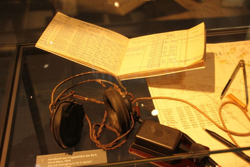 Impressionen in und rund ums Dornier-Museum zu Friedrichshafen....Von Alpha-Jet (fast) bis Zeppelin... (Königsreuther)