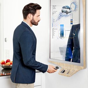 BMWs Mobility Mirror dient als Schnittstelle zwischen dem vernetzten Haus und dem intelligenten Auto. Der Fahrzeugschlüssel dient dabei als Backup für den Informationsaustausch in der Open Mobility Cloud.