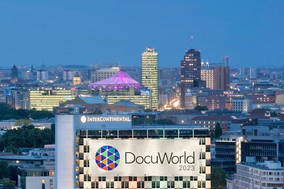 Vergangenes Jahr fand die Docuworld noch im Intercontinental Hotel in Berlin statt. 2024 bleibt die Stadt die gleiche, die Veranstaltung fand jedoch diesmal im JW Marriot Hotel statt.  (Bild: Docuware)