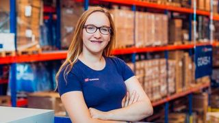 Schenker-Chance! DB Schenker setzt in den USA jetzt auf die duale Ausbildung, um die besten Fachkräfte für die Logistik zu gewinnen. Was das Unternehmen genau vorhat, soll dieser Beitrag vermitteln. (Bild: DB Schenker)