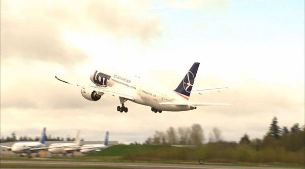 Aufnahmen von abschließenden Testflug mit dem neuen Akkusystem (Bild: Boeing)