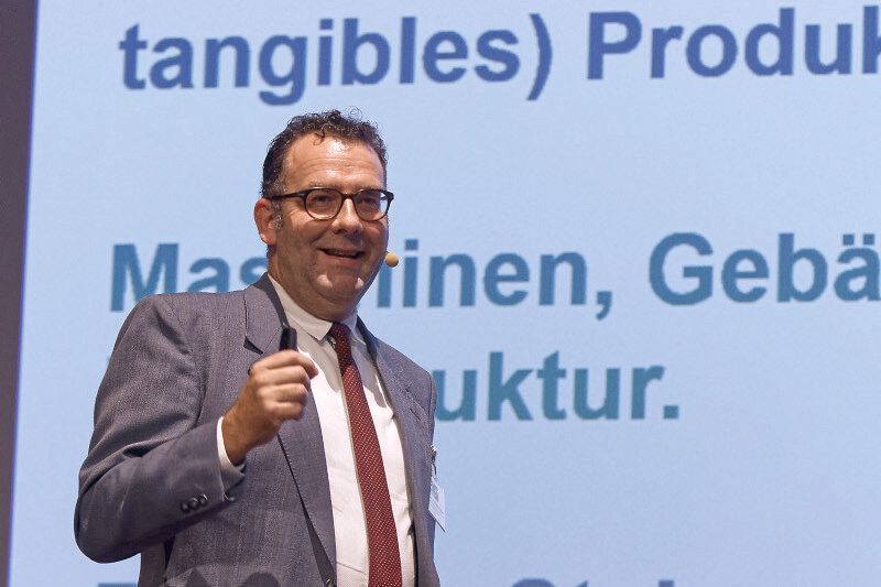 Prof. Dr. Gerald Mann, FOM Hochschulzentrum München: „Die Bedeutung von Humankapital gegenüber Sachkapital wächst.“ (Bild: VCG)