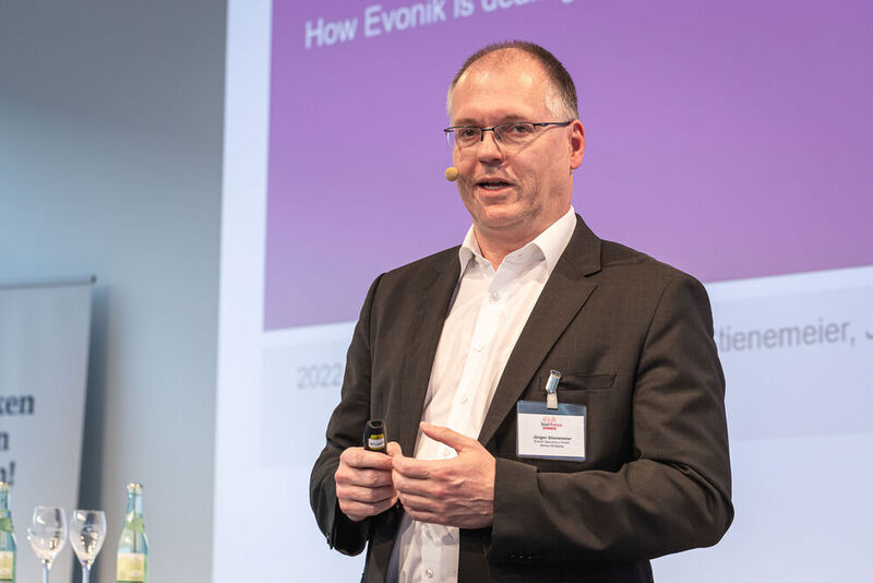 Jürgen Stienemeier, Head of Platforms & Systems, Evonik Operations: Wie Evonik mit der Herausforderung Softwareintegration  umgeht - ein System allein kann es nicht richten  (Bild: Bausewein / PROCESS)