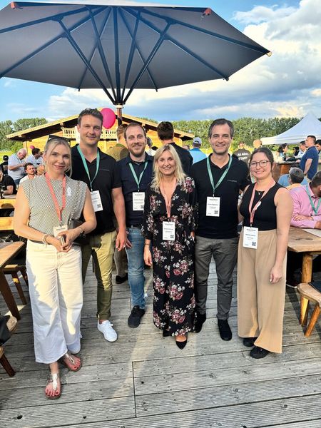 Unser Verlagsteam (v. l.) Lydia Hundsdörfer, Marlene Stelmach und Mihriban Dincel plant mit (v. l.) Johannes Hupfauf (LivingData), Matthias Mrugalla (empalis Consulting) und Martin Zieglmeier (LivingData) die nächste Tour. (Bild: Vogel IT-Medien GmbH)