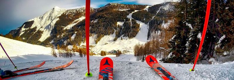 Das Wachsen von Skiern und Snowboards ist ein wichtiger Faktor, um besser zu gleiten und höhere Geschwindigkeiten zu erreichen. (Symbolbild)(Bild:  frei lizenziert /  Pixabay)