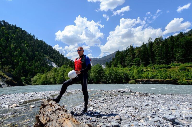 Die ersten Touren im Alpenrhein werden durch Steine, Stromschnellen und starke Strömung zur echten Herausforderung. (Bild: Hochschule Furtwangen, Projekt Rheines Wasser)