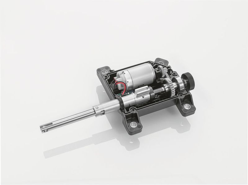 Die Lösung ist speziell auf den vorhandenen Bauraum angepasst und im Gehäuse des Linearantriebs integriert.  (Novotechnik)
