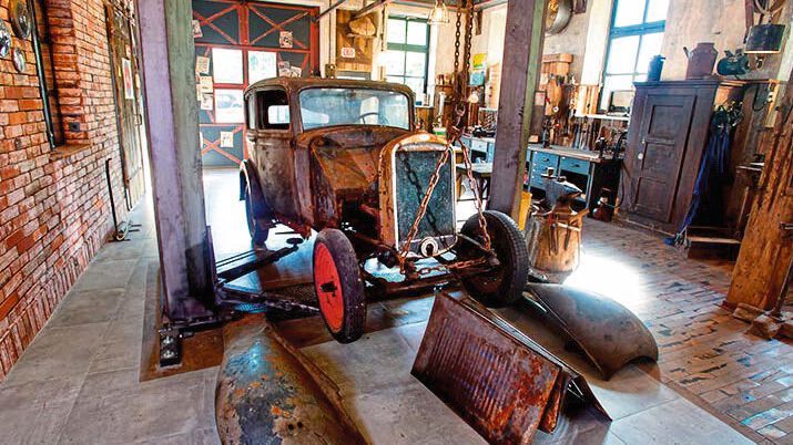 Flächenzuschnitte von 80 bis 1.300 Quadratmetern eignen sich aufgrund der Raumhöhen von über fünf Metern gerade auch für Werkstätten. (Bild: Motorworld)