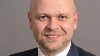 Paul Moll, Senior Field Marketing Manager Central Europe bei Watchguard, hält das Zusammenspiel von Herstellern, VADs und Partnern im MSP-Business für entscheidend. (Bild: Watchguard)