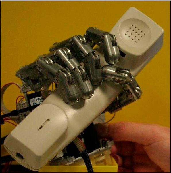 Greifübung mit Telefonhörer (Uni Huazhong, Prof. Jiping He, CN)