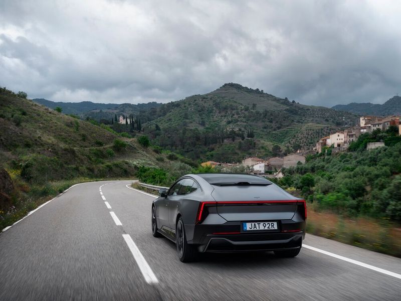 The four-door gran turismo is built on a specially developed aluminum platform. (Image:Polestar)