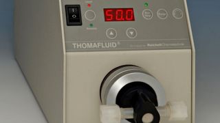 Die Thomafluid-High-Tech-Taumelkolben-Mikro-Dosierpumpe mit Antriebssystem E-1500 MP. (Bild: Reichelt Chemietechnik)