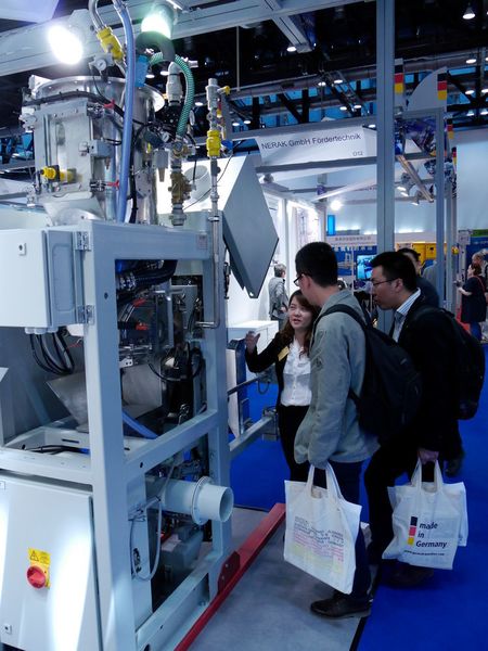 AchemAsia 2016: exhibition impressions (Picture: Dechema Ausstellungs-GmbH)