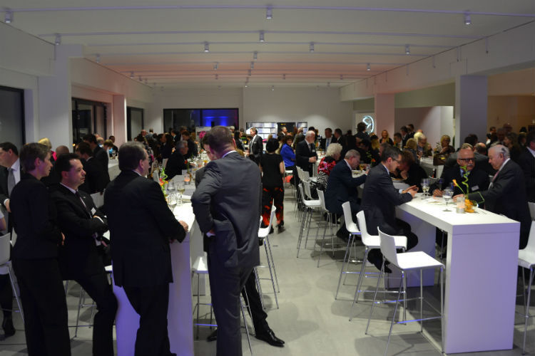 Rund 200 Gäste feierten das Jubiläum und die Neueröffnung. (Foto: Mauritz)