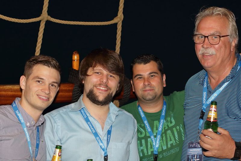 Das Team von MR Datentechnik: (v. l.) Alexander Vogel, Marco Witzgall, Andre Berger und Uwe Duetscher (Sophos)
