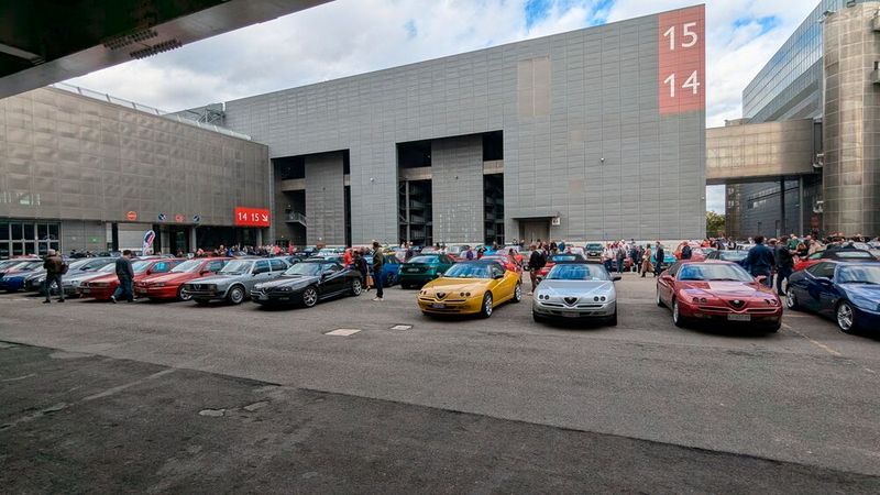 Und hier trafen sich Alfisti der unterschiedlichsten Modellreihen. (Bild: Dominsky)