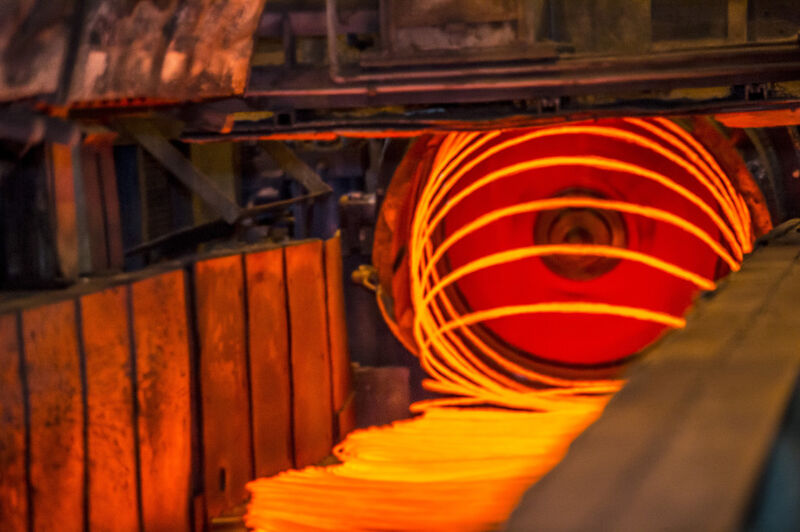 Swiss Steel optimierte die Walzparameter, um die Werkstoffeigenschaften des X1CrNi12 gezielt einzustellen. (Bild: Swiss Steel)
