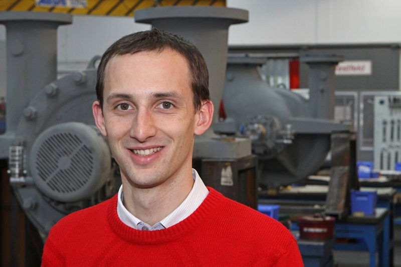 Bild 7: „Mit dem Desoutter-Vierfachschrauber konnten wir die Montagezeit für unsere mehrstufigen Kreiselpumpen der MD-Baureihe um über 80 % senken“, sagt Nicolas Lagas, Projektverantwortlicher in der mechanischen Entwicklung bei Sulzer Pumpen. (Bild: Desoutter)
