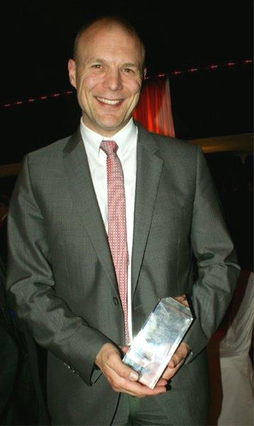 Gewonnen hat Panduit. Hayo Volker Hasenfus freut sich sichtlich.  (Ulrike Ostler)