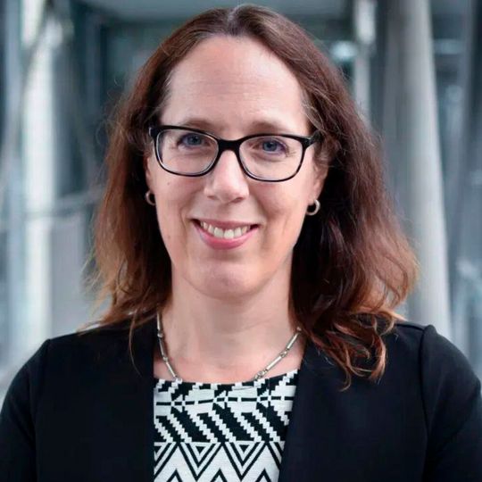 Prof. Dr.-Ing. Christina Roth, Inhaberin des Lehrstuhls für Werkstoffverfahrenstechnik an der Fakultät für Ingenieurwissenschaften. Prof. Dr.-Ing. Christina Roth, Inhaberin des Lehrstuhls für Werkstoffverfahrenstechnik an der Fakultät für Ingenieurwissenschaften.