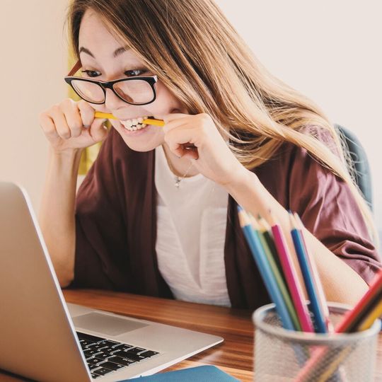 ETH-Experiment zeigt: Unterbrechungen, etwa durch ein klingelndes Handy oder Arbeitkollegen, können zu körperlichem Stress führen. ETH-Experiment zeigt: Unterbrechungen, etwa durch ein klingelndes Handy oder Arbeitkollegen, können zu körperlichem Stress führen.