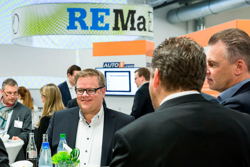 Die Pausen nutzten die Händler, um sich auf der ReMa Expo bei den Ausstellern und Businesspartnern der Veranstaltung zu informieren. Auto1.com war zum zweiten Mal Partner des Kongresses. (Stefan Bausewein)