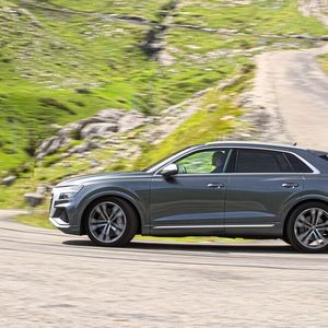 (Audi)