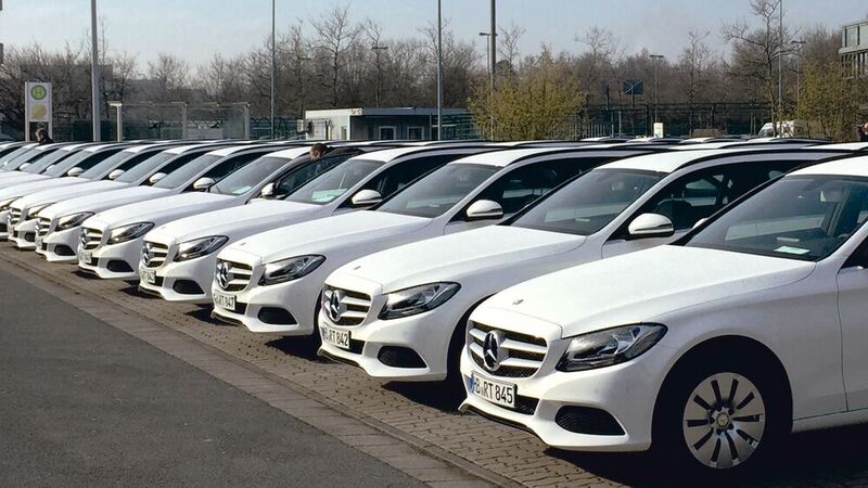 Bei Mercedes werden aktuell Autos ausgeliefert, die nicht die volle Ausstattung haben.