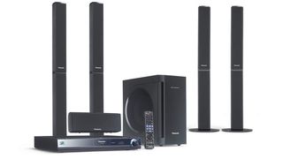 Das Blu-ray-Heimkino-System wird mit schlanken Säulen-Lautsprechern angeboten. (Archiv: Vogel Business Media)