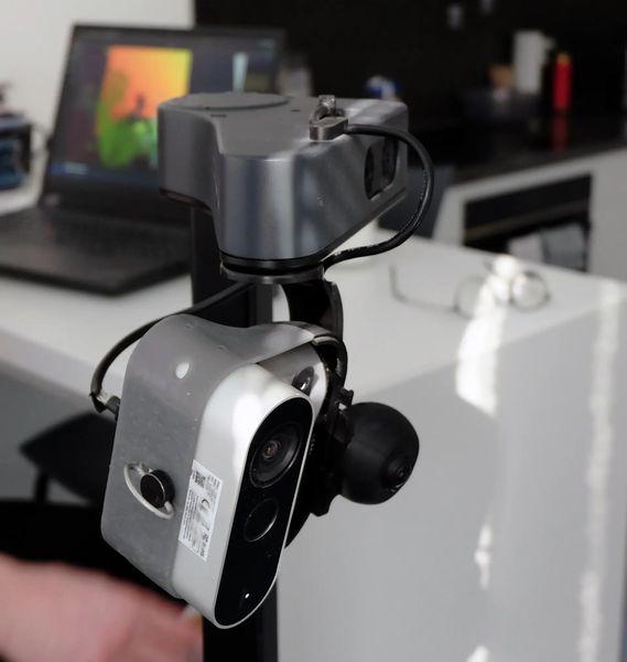 Für seine Suche kombiniert der Roboter 3D-Bilder und Sprachmodelle. (Bild: Andreas Schmitz/TUM)