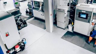 Die Tage der klassischen Werkzeugmaschine sind nicht gezählt. Neben der klassischen Werkzeugmaschine zeigt die EMO Hannover auch alternative Fertigungsverfahren. (Fit AG)