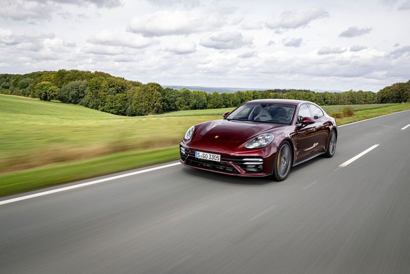 Der neue Porsche Panamera hat mehr Leistung als sein Vorgänger. (Bild:  Auto-Medienportal.Net/Porsche)