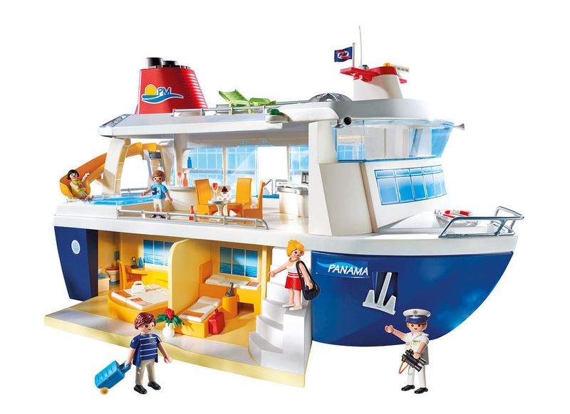 Leinen los! Erstmalig sorgt ein Kreuzfahrtschiff im Playmobil-Format für Urlaubsstimmung im Kinderzimmer. An Bord des Luxusliners können sich die Gäste auf Entspannung in gemütlichen Kabinen und auf dem Sonnendeck freuen. Rutsch- und Wasserspaß am befüllbaren Pool oder ein Restaurantbesuch sorgen für Abwechslung. Kreative Spielfunktionen, detailreiches Zubehör sowie fünf Ergänzungsartikel garantieren lange anhaltendes Spielvergnügen. Eine Fahrt mit Jetski und Bananenboot, ein Besuch der Karibikinsel mit Strandbar oder ein Tauchausflug mit Delfinen – jeder Tag hält neue Überraschungen bereit. (geobra Brandstätter Stiftung)