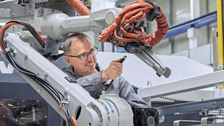 Anwendungsfall Roboter: Single Pair Ethernet bietet in vielen Anwendungsbereichen neue Lösungsansätze für eine erfolgreiche Digitalisierung.  (Bild: Phoenix Contact)