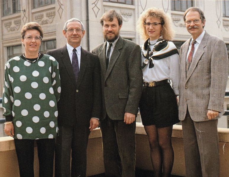 L'équipe du MSM en 1992. De gauche à droite : Claire Bruand (secrétaire de rédaction), Jacques ​ Deladoey (vente des annonces en suisse romande pour le MSM et son pendant alémanique SMM), Jean-René Gonthier (rédacteur), Ariane Demont (secrétaire des ventes) et Edouard Huguelet (rédacteur en chef). (Source : MSM)