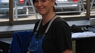 Freundliches Auftreten ist Pflicht für die Servicemitarbeiter des VW-Zentrums Karlsruhe. (Rosenow)