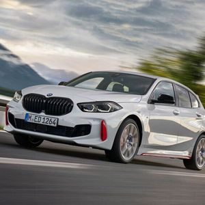 Es kennzeichnet künftig den zweitstärksten 1er.(Bild:  BMW)