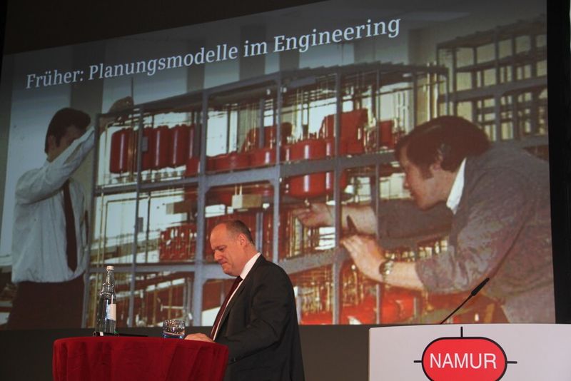 Die Vortragenden Hans-Georg Kumpfmüller und Eckart Eberle in früheren Zeiten bei der Planung einer Anlage. (Bild: PROCESS)