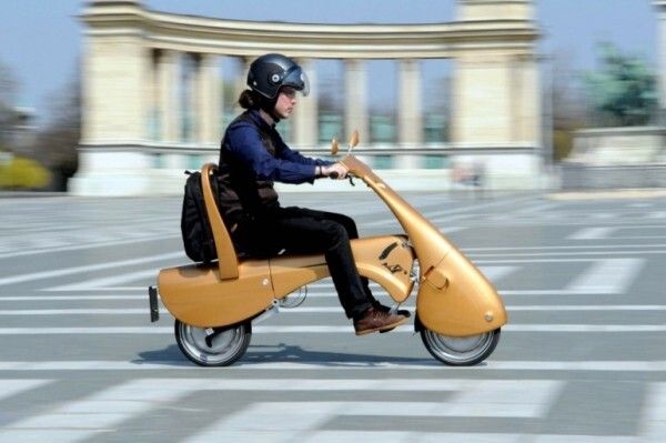 Ein funktionstüchtiger Prototyp des elektrischen Faltrollers MOVEO ist bereits auf Ungarns Straßen unterwegs (Bild: Antro Group)