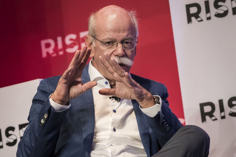 Von den Automanagern lag Daimler-Chef Dieter Zetsche 2017 am weitesten von seinen Mitarbeitern entfernt. Er verdiente das 171-Fache. (Daimler)