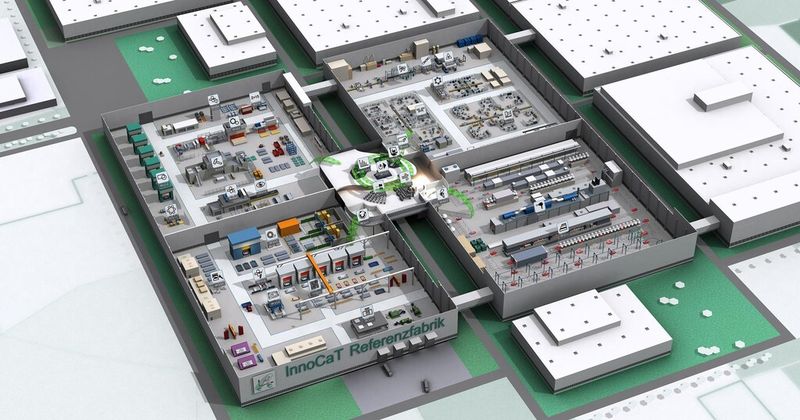 Die Kongressbesucher hatten die Möglichkeit, sich am 3D-Webpresenter der InnoCaT-Referenzfabrik in einer virtuellen Umgebung ganz gezielt über die Teilprojekte zu informieren. (Bild: Fraunhofer IWU)