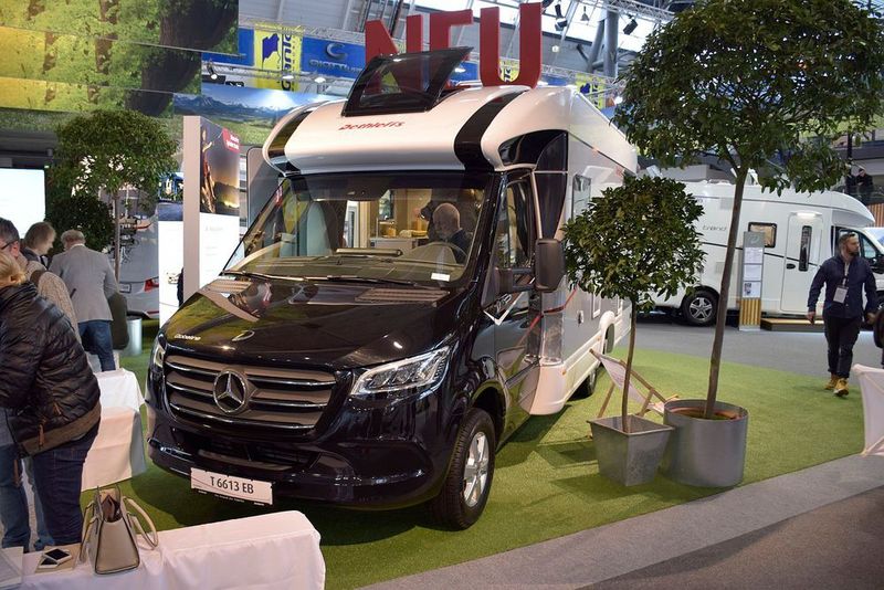 Und nun zurück zu den klassischen Reisemobilen. Dethleffs reaktiviert den Namen Globeline für einen Teilintegrierten auf Mercedes-Sprinter-Basis.  (»kfz-betrieb«/Jan Rosenow)