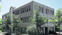 raeder-vogel-firmenzentrale-21109-hamburg-sperlsdeicher-weg.jpg ()