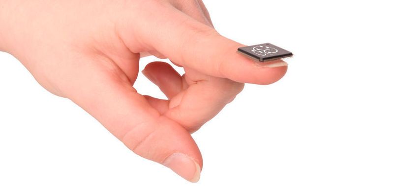 Intelligenz-Plättchen: Der fertige Hailo-8-Chip hat ungefähr die Größe eines Fingernagels und soll intelligentes Edge-Processing bei geringem Stromverbrauch ermöglichen. Intelligenz-Plättchen: Der fertige Hailo-8-Chip hat ungefähr die Größe eines Fingernagels und soll intelligentes Edge-Processing bei geringem Stromverbrauch ermöglichen.