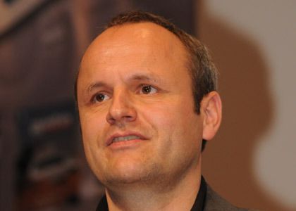 Dr. Hans-Peter Kleebinder überbrachte die Glückwünsche des Herstellers: 