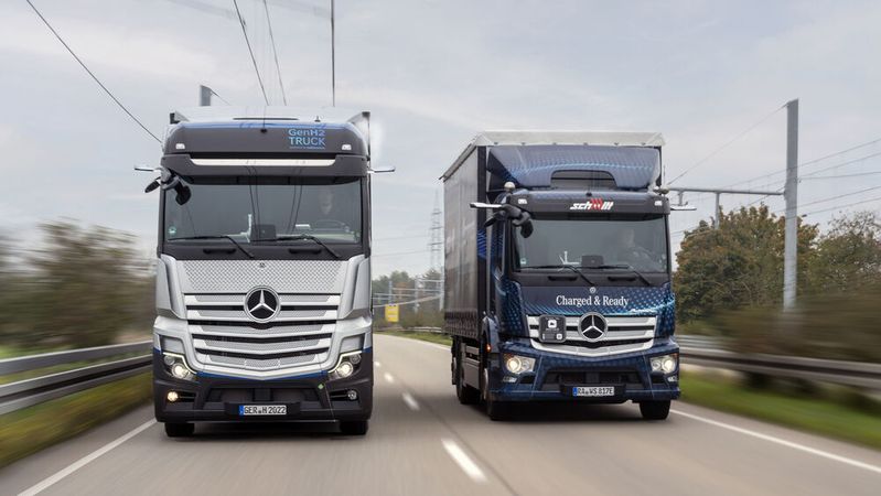 Daimler verfolgt beim E-Lkw eine Doppelstrategie. Daimler verfolgt beim E-Lkw eine Doppelstrategie.
